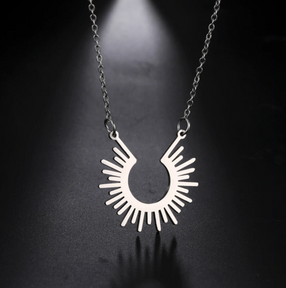 Geometric Spiked Necklace